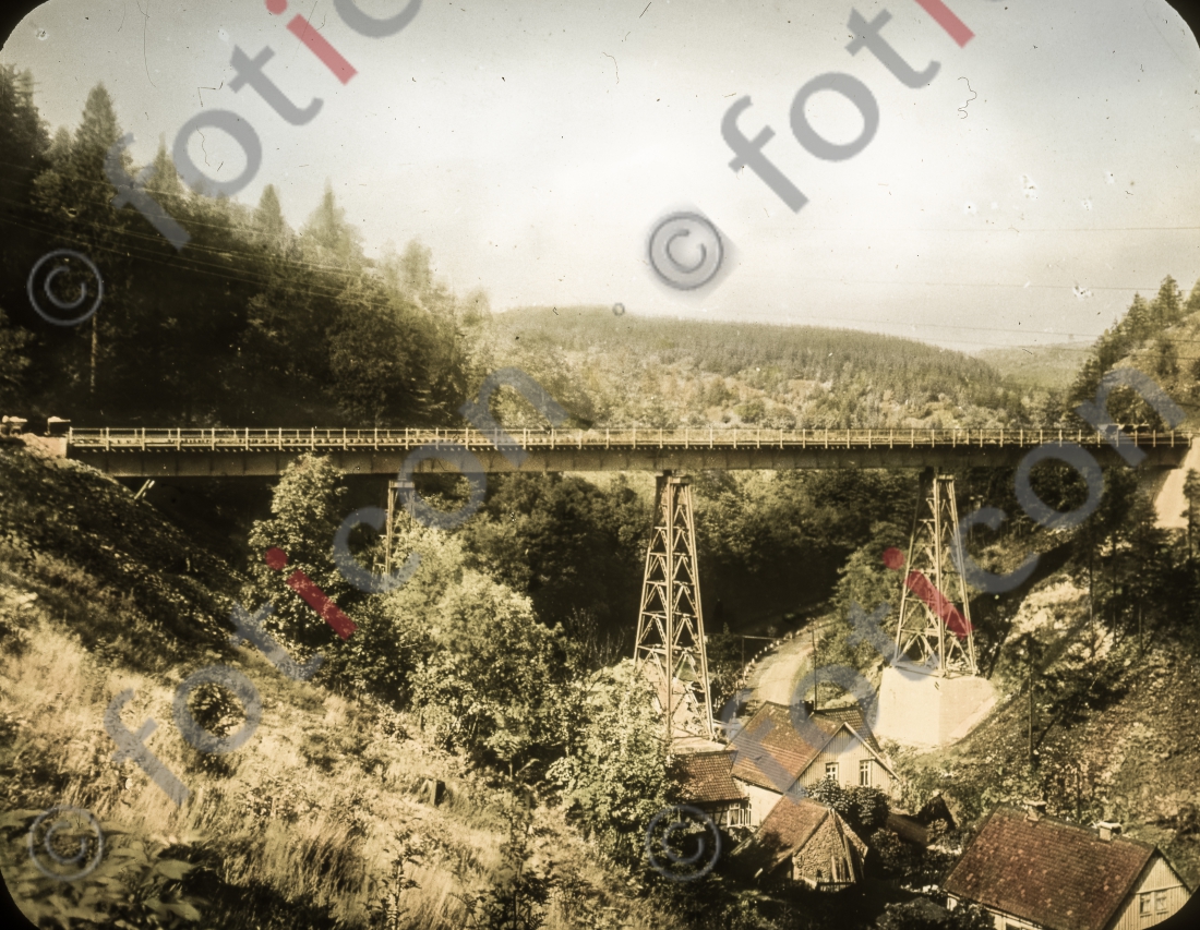 Eisenbahnbrücke I Railway bridge - Foto foticon-simon-168-019.jpg | foticon.de - Bilddatenbank für Motive aus Geschichte und Kultur